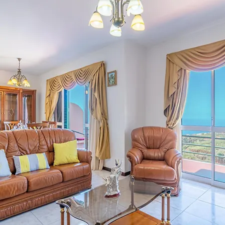 Calheta 3 Stars Apartment