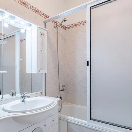 Calheta 3 Stars Apartment